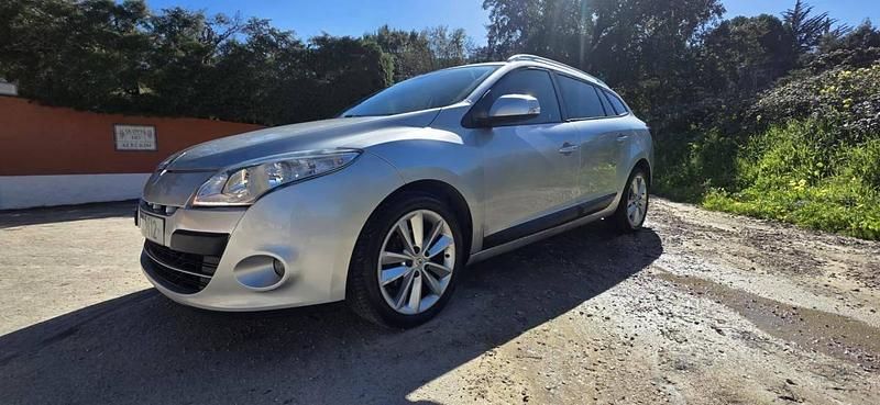 Usado Renault Mégane III 110 HP (80 kW) 2011 Cinzento Carrinha