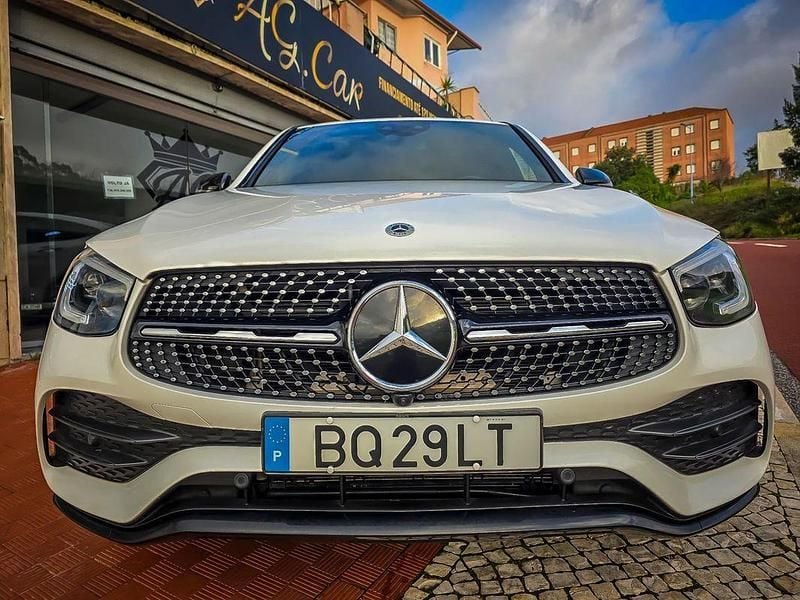 Usado Mercedes GLC300 AMG line 306 HP (225 kW) 2021 Branco Coupé