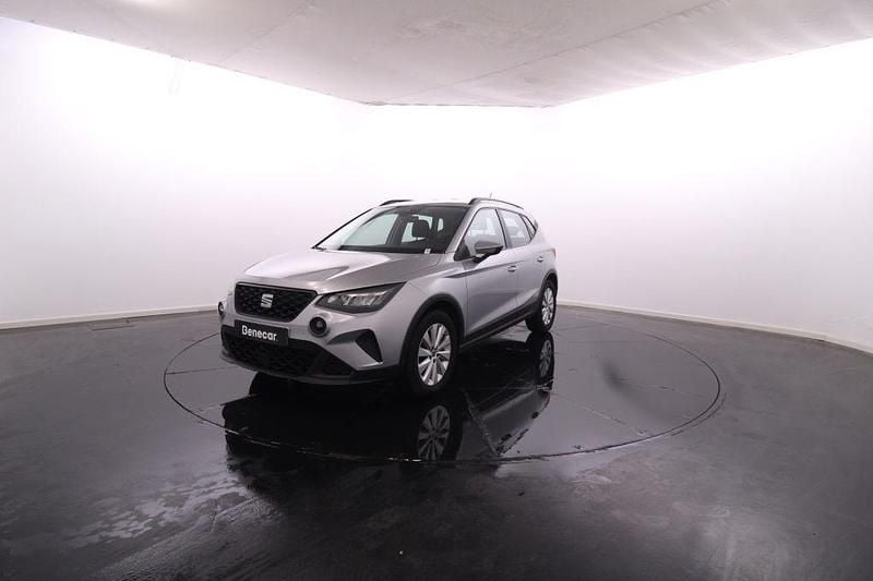 Cinza Usado 2023 Seat Arona Style SUV | € 17.950 (Preço justo) - Imagem 1/4