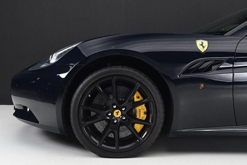 Usado Ferrari California 460 HP (338 kW) 2011 Azul Cabrios