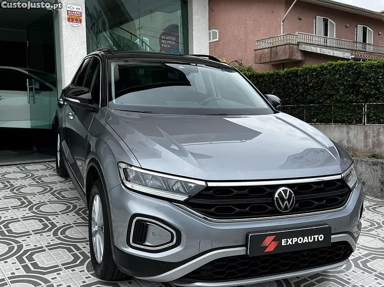 Usado VW T-Roc 110 HP (80 kW) 2023 Cinza SUV