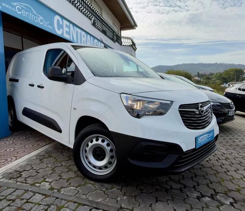 Usado Opel Combo Enjoy 102 HP (75 kW) 2023 Branco
