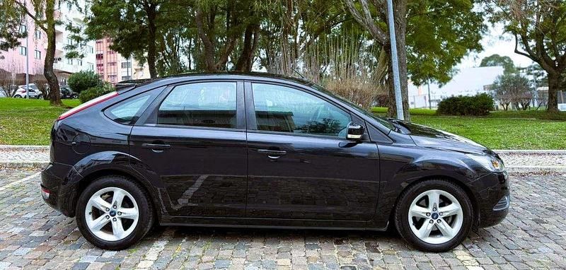 Usado Ford Focus 90 HP (66 kW) 2009 Preto