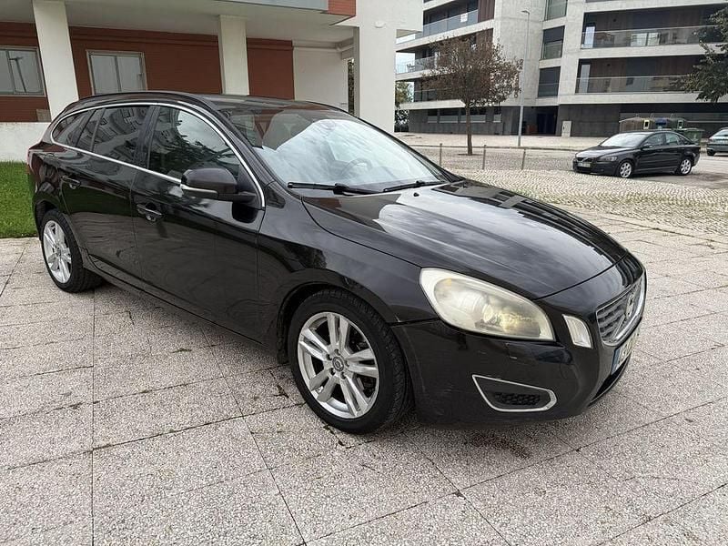 Usado 2012 Volvo V60 Carrinha | € 4.999 - Imagem 1/4