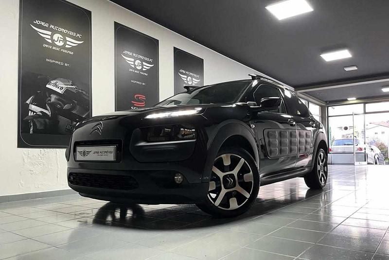 Preto Usado 2015 Citroën C4 Cactus Citadino | € 11.250 (Preço justo) - Imagem 1/4