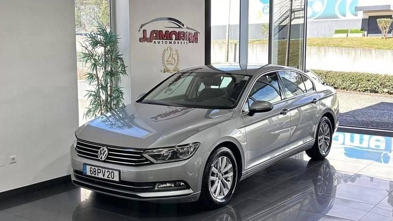 Usado VW Passat 150 HP (110 kW) 2015 Cinza prata Sedan