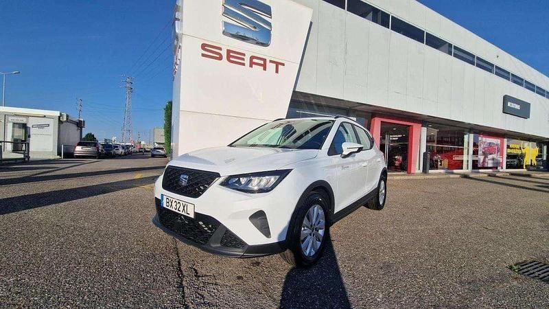 Branco Usado 2025 Seat Arona Style SUV | € 19.900 (Preço justo) - Imagem 1/4
