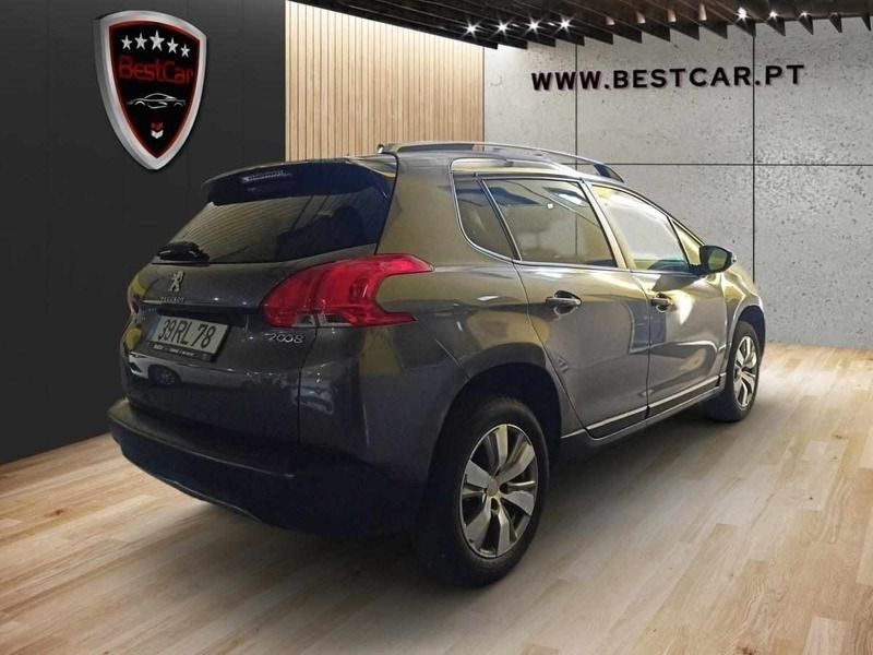 Usado Peugeot 2008 82 HP (60 kW) 2016 Cinzento SUV