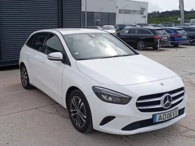Branco polar Usado 2022 Mercedes B250e Style Monovolume | € 35.990 - Imagem 1/4