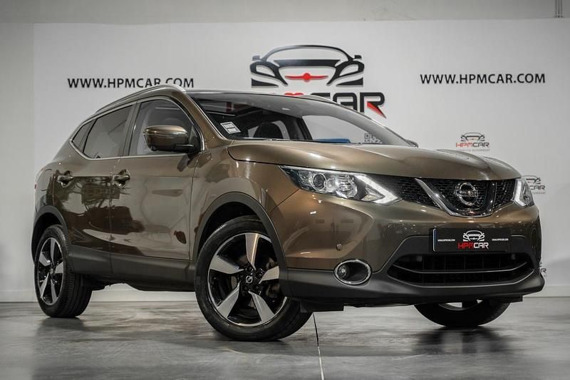 Castanho Usado 2017 Nissan Qashqai N-Connecta SUV | € 16.900 (Preço justo) - Imagem 1/4