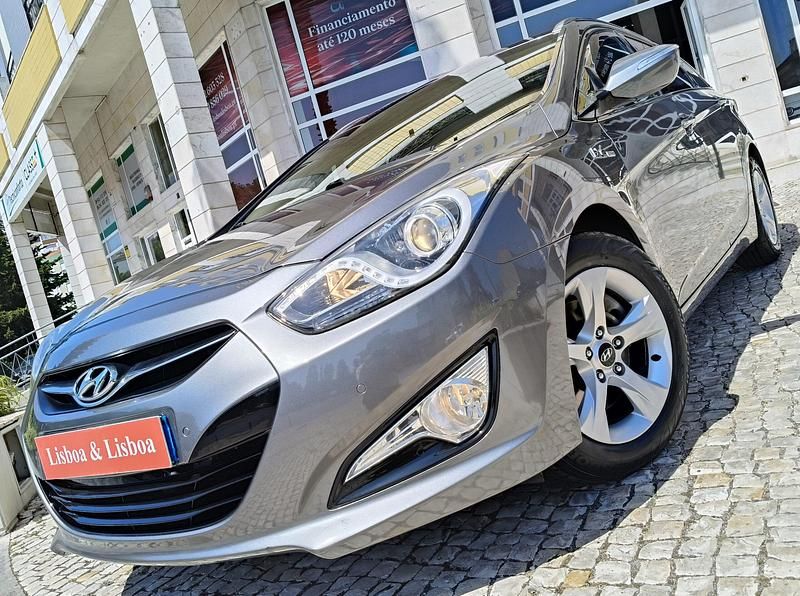 Cinzento Usado 2013 Hyundai i40 Carrinha | € 12.500 - Imagem 1/4