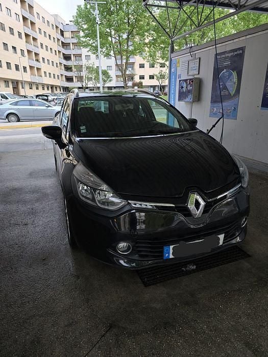 Usado 2015 Renault Clio IV Bose Edition Sedan | € 8.500 (Preço justo) - Imagem 1/4