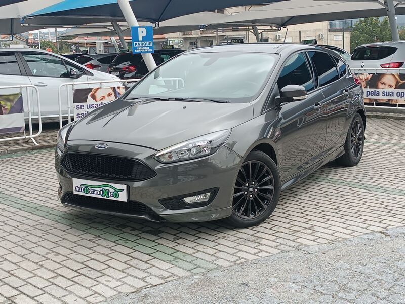 Cinza antracite Usado 2018 Ford Focus ST-Line Carrinha | € 16.990 (Preço justo) - Imagem 1/4