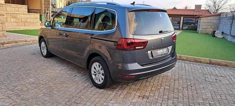 Usado Seat Alhambra 150 HP (110 kW) 2018 Cinzento Monovolume