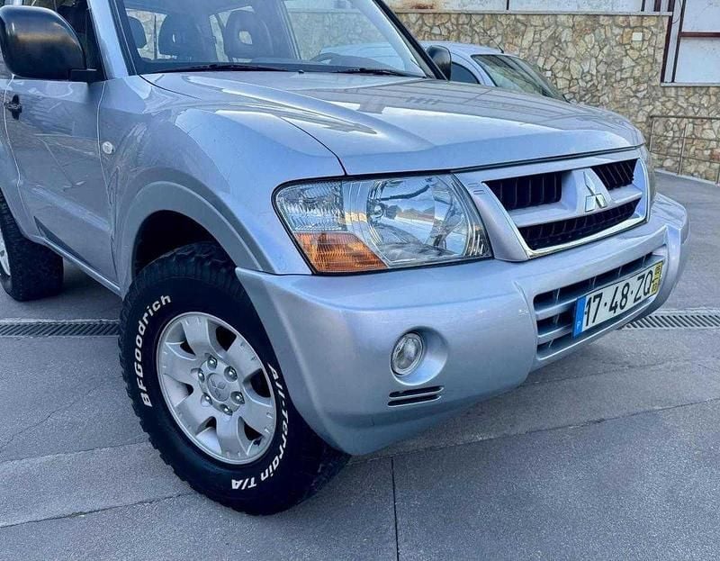 Usado Mitsubishi Pajero 165 HP (121 kW) 2005 Cinzento SUV
