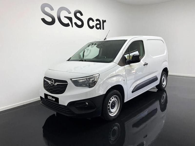 Branco Usado 2023 Opel Combo Monovolume | € 17.500 (Preço justo) - Imagem 1/4