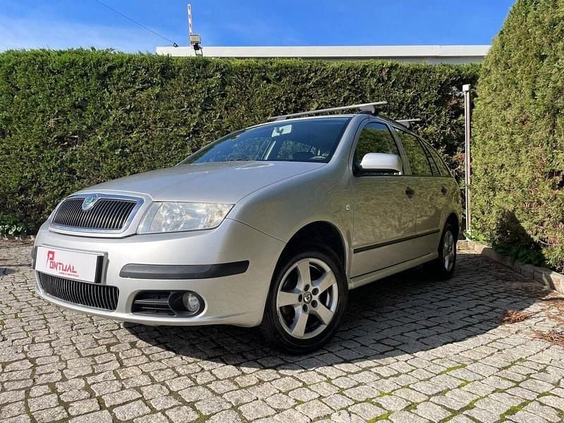 Cinza Usado 2005 Skoda Fabia Active Carrinha | € 4.490 (Preço justo) - Imagem 1/4