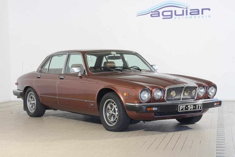 Usado Jaguar XJ6 205 HP (150 kW) 1982 Outra Sedan