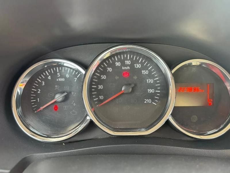 Usado Dacia Dokker Essentiel 75 HP (55 kW) 2015 Cinza Monovolume