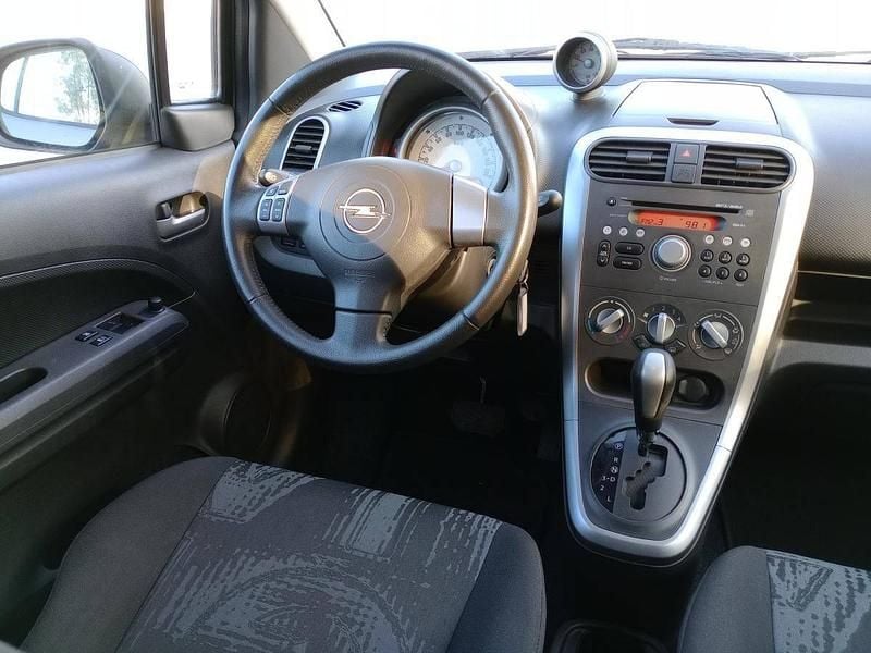 Usado Opel Agila Enjoy 94 HP (69 kW) 2014 Castanho Citadino