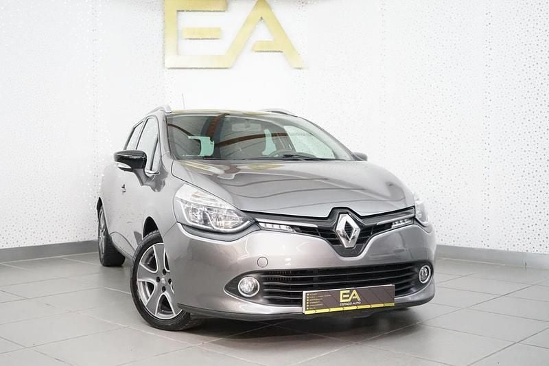 Cinzento Usado 2015 Renault Clio IV Carrinha | € 9.980 (Preço justo) - Imagem 1/4