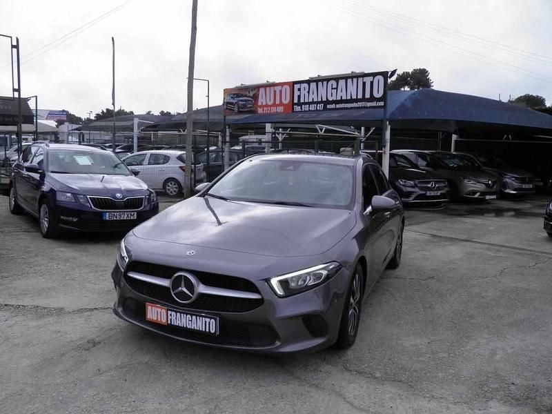 Usado Mercedes A180 116 HP (85 kW) 2020 Cinzento Citadino