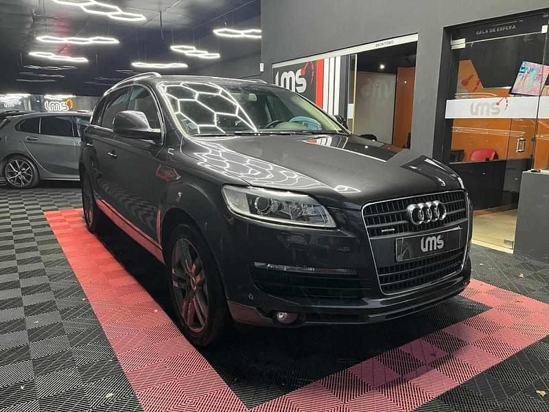 Preto Usado 2007 Audi Q7 SUV | € 13.950 - Imagem 1/4