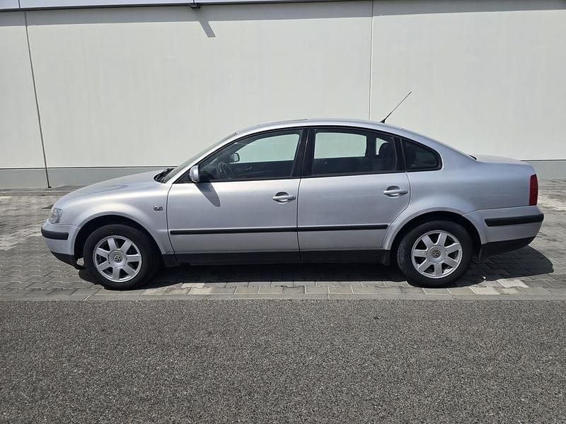 Usado VW Passat 110 HP (80 kW) 1999 Sedan