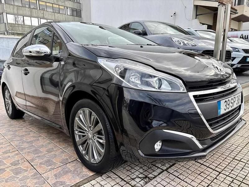 Preto Usado 2017 Peugeot 208 Citadino | € 8.950 (Bom preço) - Imagem 1/4