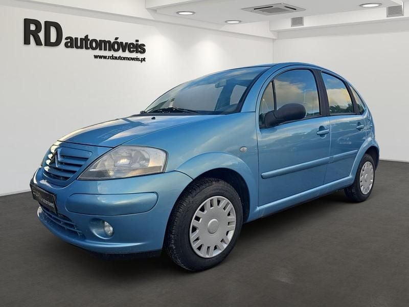 Azul Usado 2003 Citroën C3 Citadino | € 5.000 - Imagem 1/4