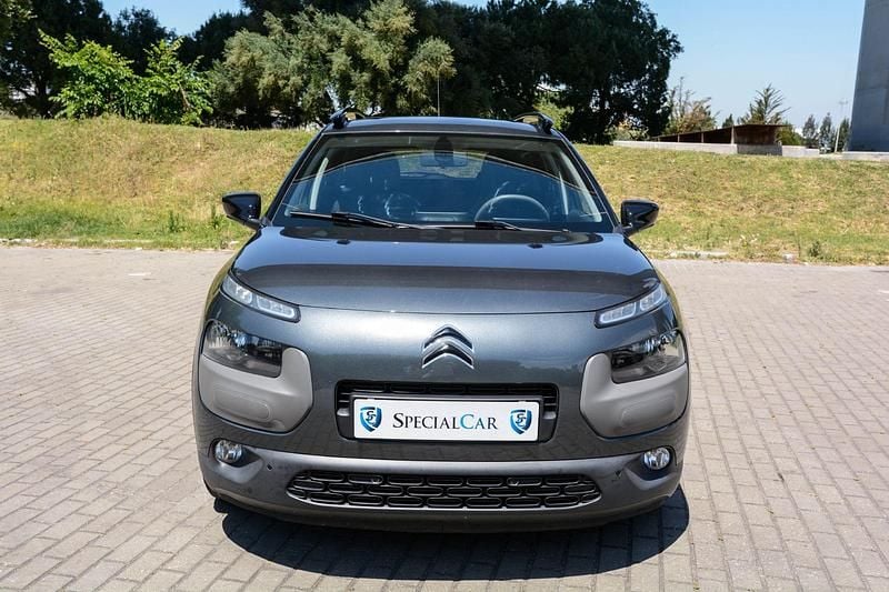 Cinza Usado 2017 Citroën C4 PureTech SUV | € 10.450 (Preço justo) - Imagem 1/4