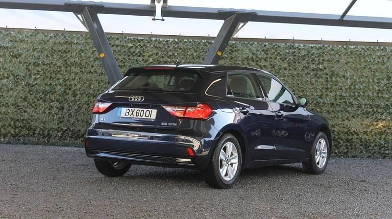 Usado Audi A1 Sportback 95 HP (69 kW) 2021 Azul Citadino