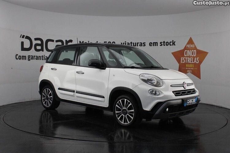 Branco Usado 2019 Fiat 500L Cross Monovolume | € 10.999 - Imagem 1/1