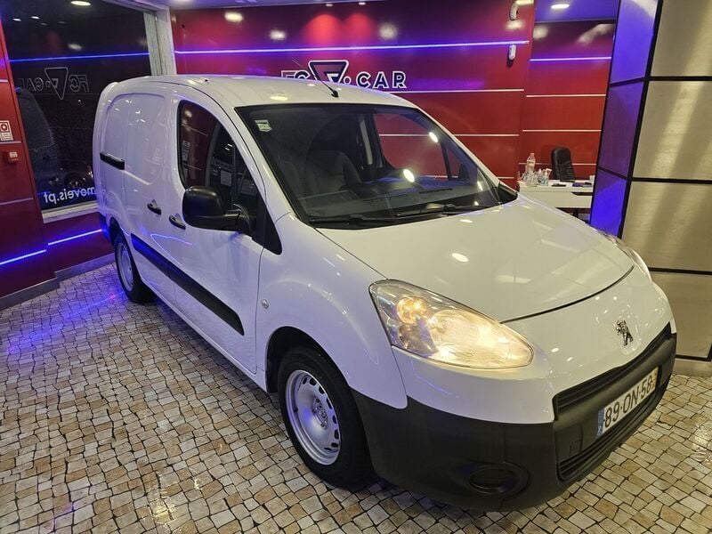 Usado Peugeot Partner Style 115 HP (84 kW) 2014 Branco Monovolume