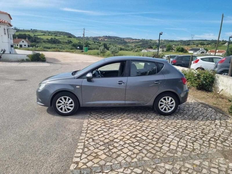 Usado Seat Ibiza Style 75 HP (55 kW) 2015 Cinzento
