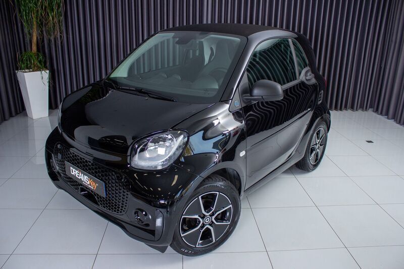 Preto Usado 2021 Smart ForTwo Electric Drive Passion | € 12.750 (Preço justo) - Imagem 1/4