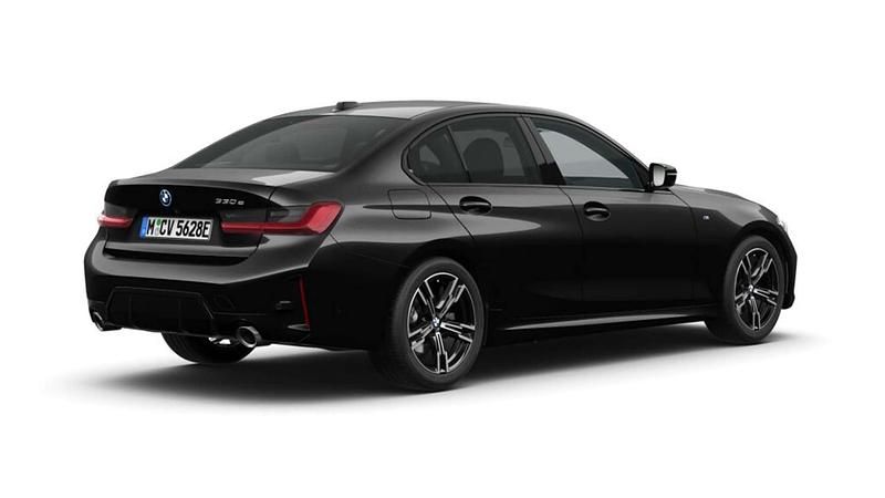 Novo BMW 330e Comfort Edition 292 HP (214 kW) 2025 Preto sapphire metalizada Sedan