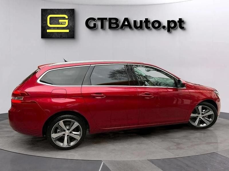 Usado Peugeot 308 Allure 130 HP (95 kW) 2019 Vermelho Carrinha