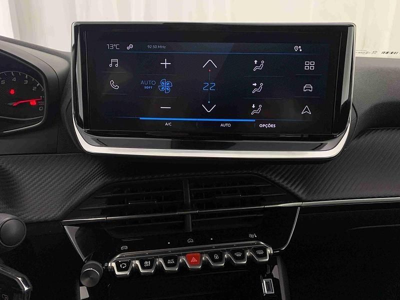 Usado Peugeot 2008 Style 102 HP (75 kW) 2025 Preto SUV