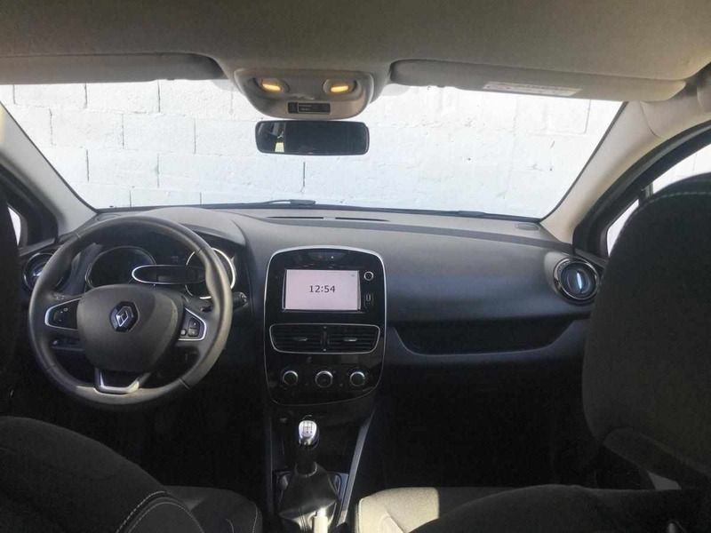 Usado Renault Clio IV LIMITED 90 HP (66 kW) 2019 Preto