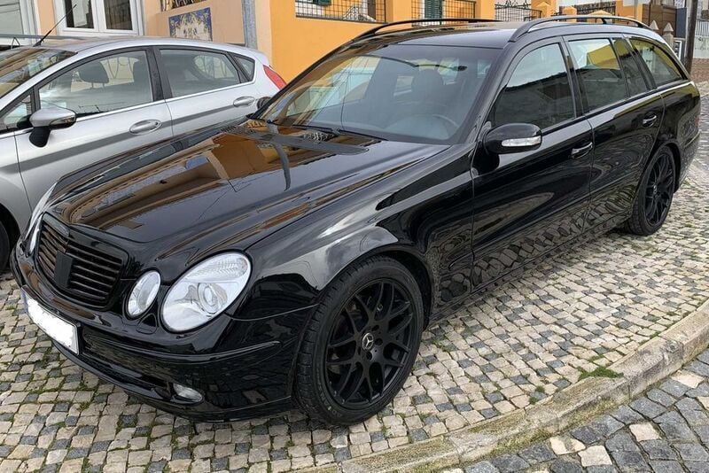 Usado 2003 Mercedes E320 Sedan | € 13.500 - Imagem 1/4