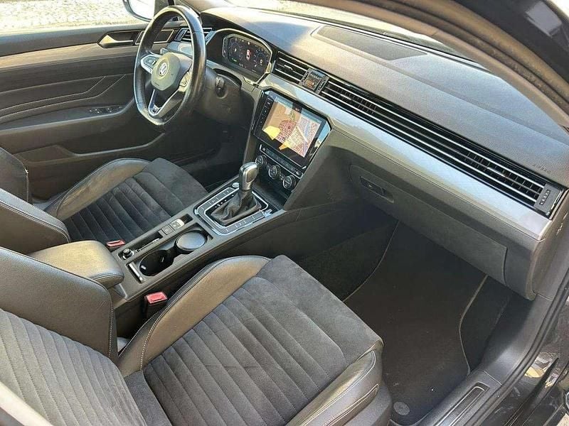 Antracite Usado 2020 VW Passat GTE Sedan | € 17.500 - Imagem 1/4