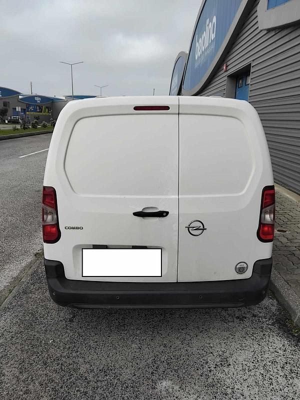 Usado Opel Combo 102 HP (75 kW) 2020 Branco Monovolume