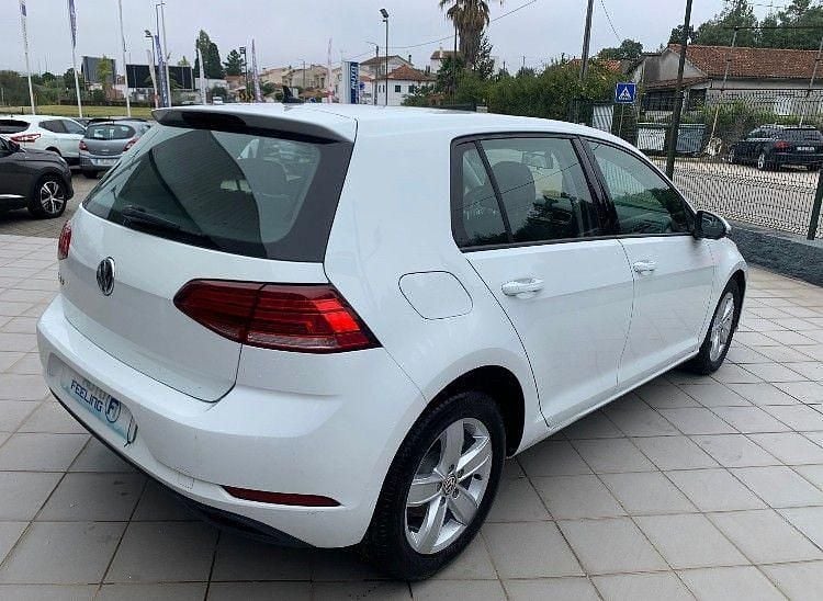 Usado VW Golf VII Trendline 115 HP (84 kW) 2019 Branco