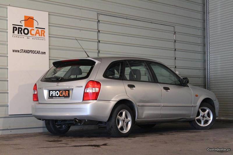 Vendido Mazda 323F 1.3 Carros usados para venda