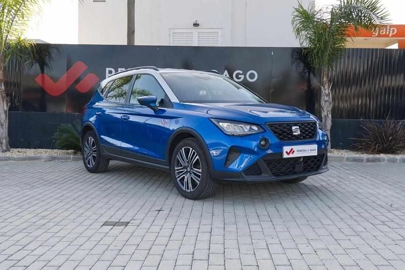 Azul Usado 2023 Seat Arona SUV | € 15.450 (Preço justo) - Imagem 1/4