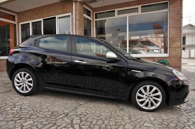Usado Alfa Romeo Giulietta 105 HP (77 kW) 2014 Preto Citadino
