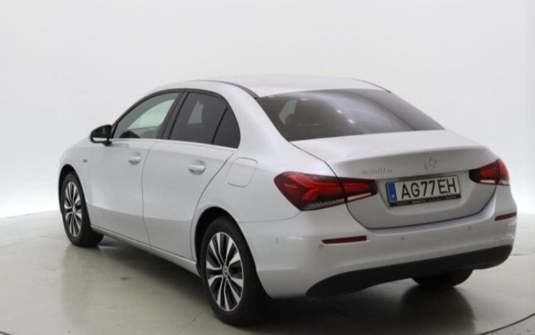 Usado 2021 Mercedes E250 Sedan | € 28.750 - Imagem 1/4