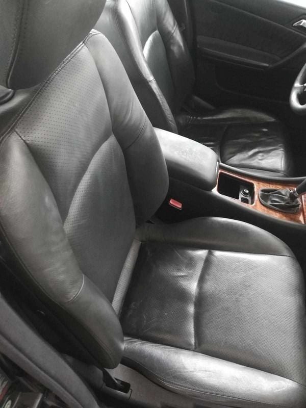 Preto Usado 2004 Mercedes C220 Sedan | € 9.000 (Preço justo) - Imagem 1/4