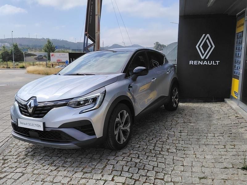 Cinzento Usado 2022 Renault Captur RS Line SUV | € 18.750 (Preço justo) - Imagem 1/4